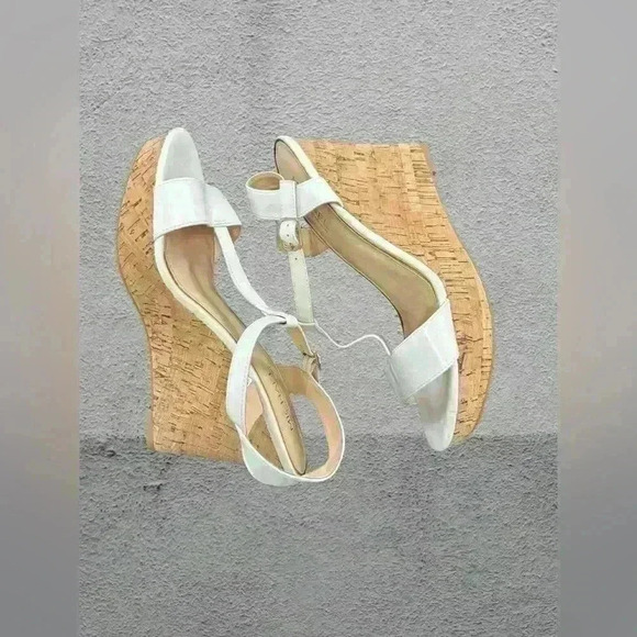 COPY - MICHAEL SHANNON PLATFORM HEELS SIZE:10 - Picture 2 of 2